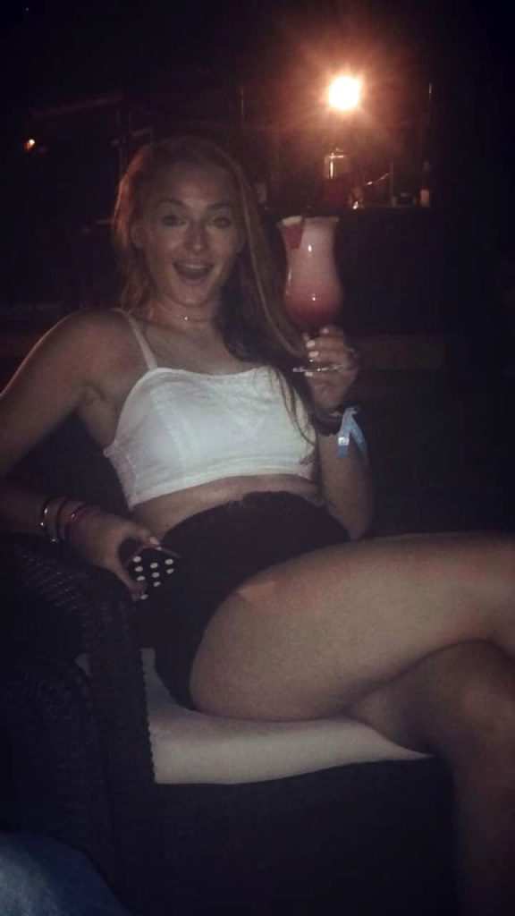 Sophie Turner sexy