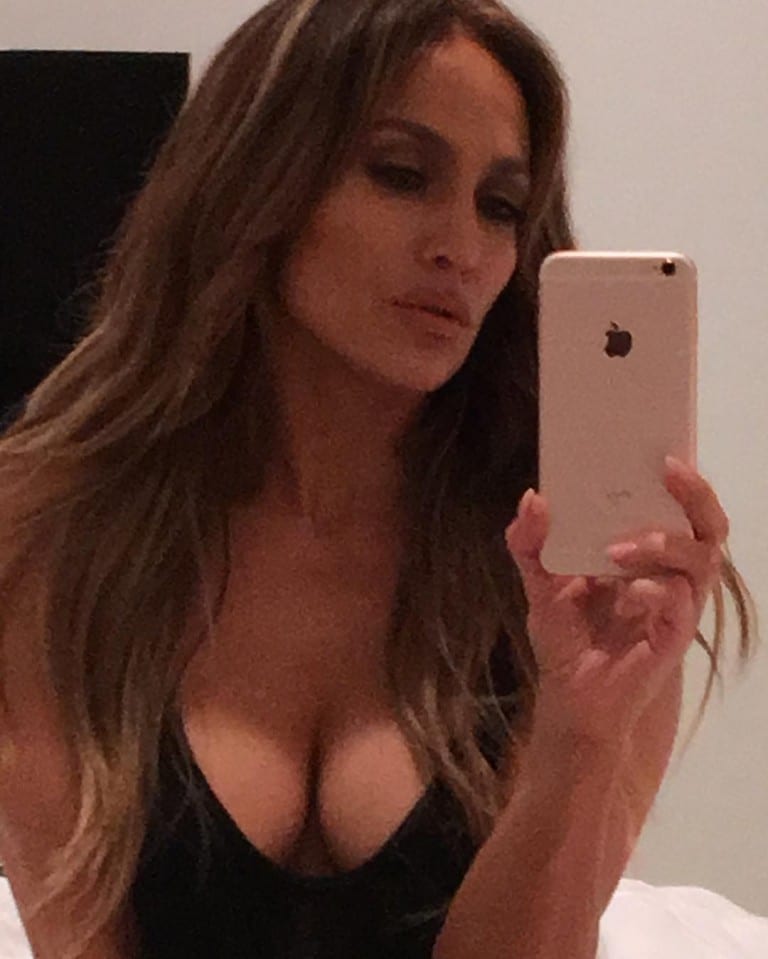 Jennifer Lopez boobs