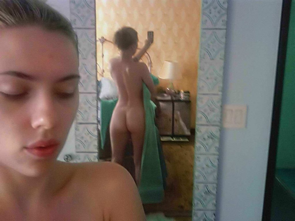 Scarlett Johansson Nude