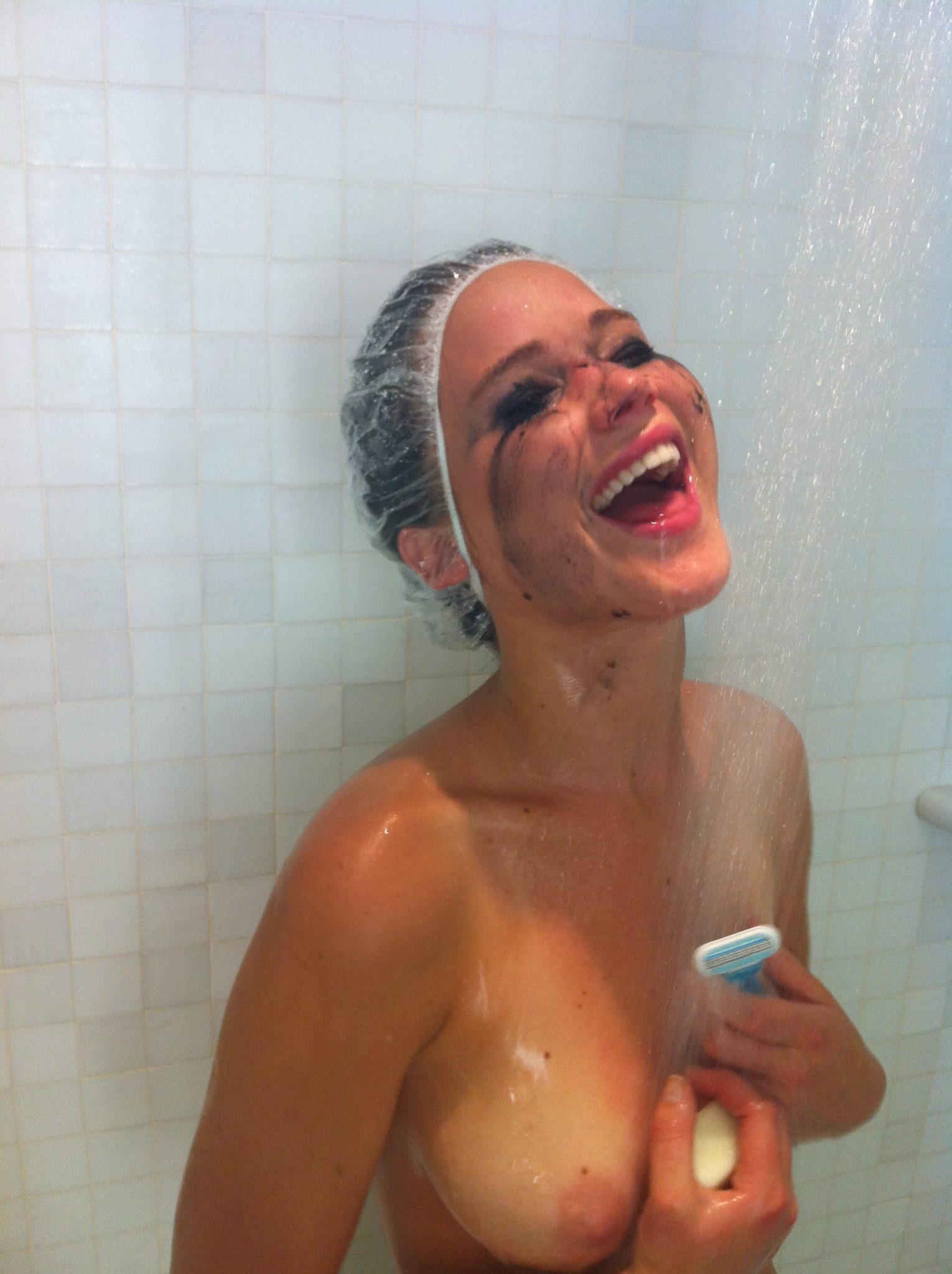 jennifer lawrence in shower nude 