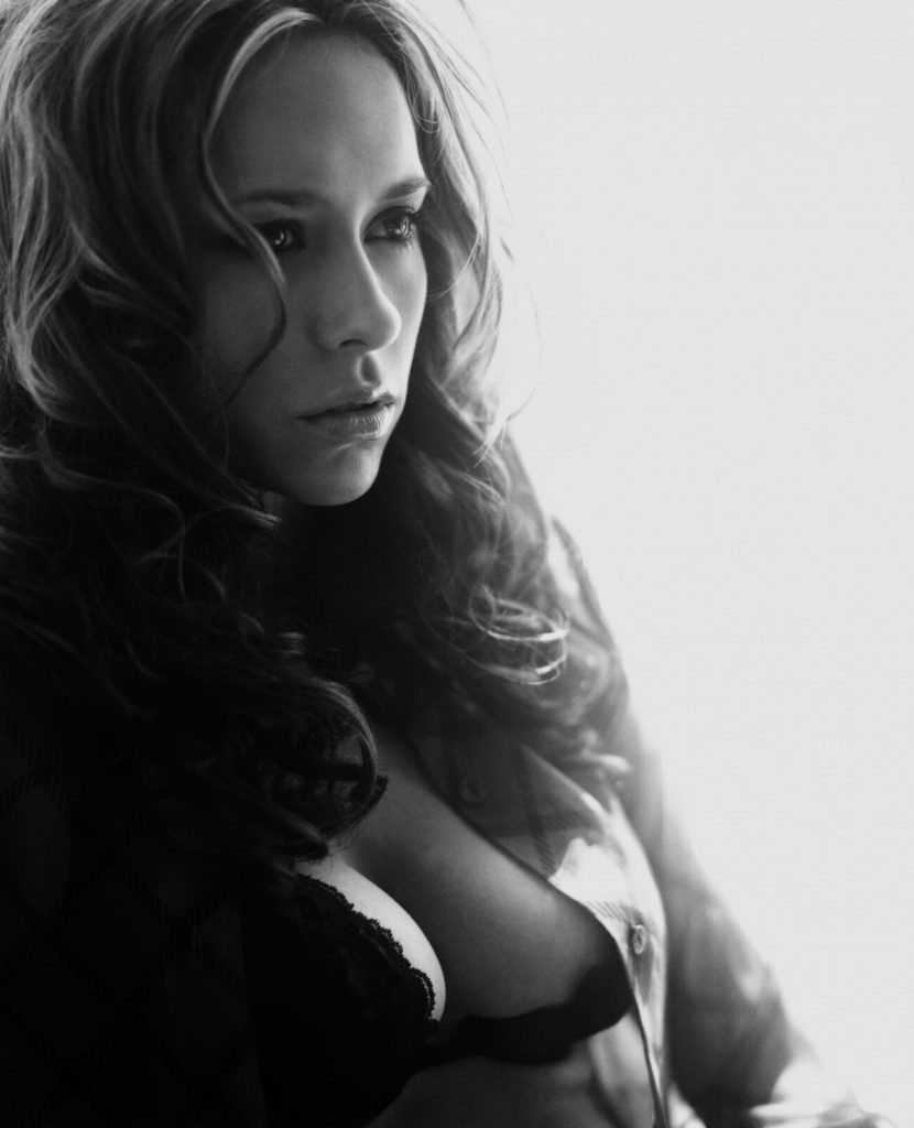 Jennifer Love Hewitt sexy