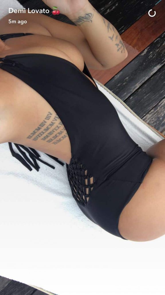 Demi Lovato sexy