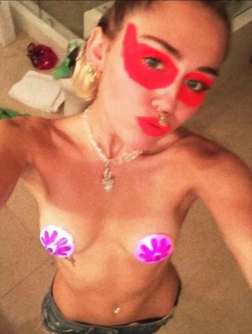 Miley Cyrus Nude Photos Leaked