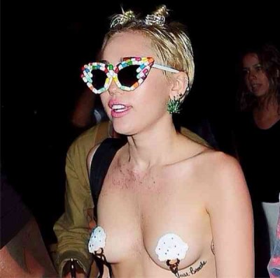Miley Cyrus Nude Photos