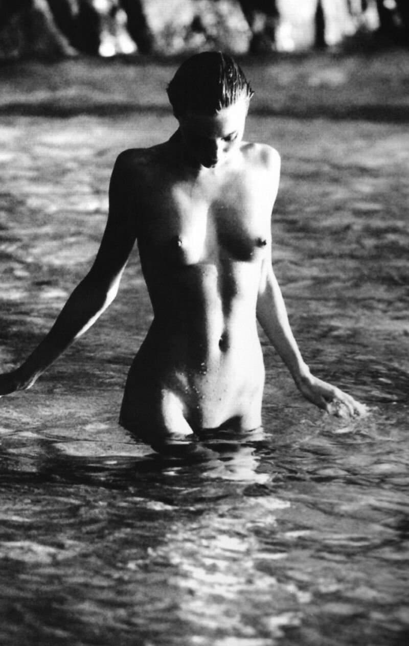 Miranda Kerr Nude Photos.