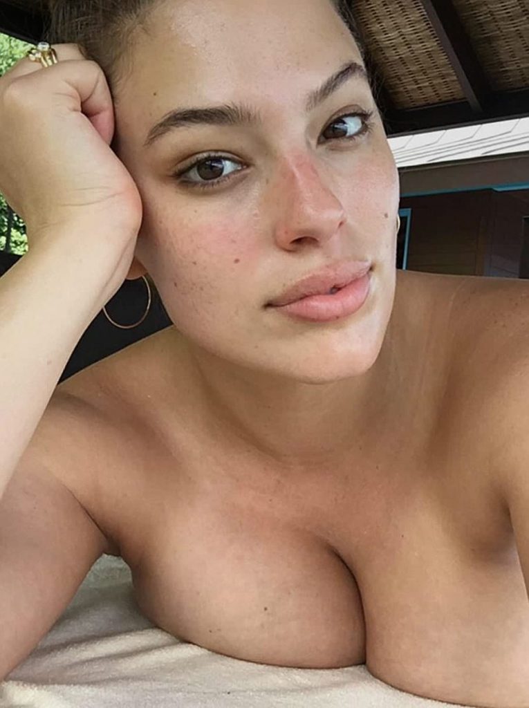 Ashley Graham Nude pics.