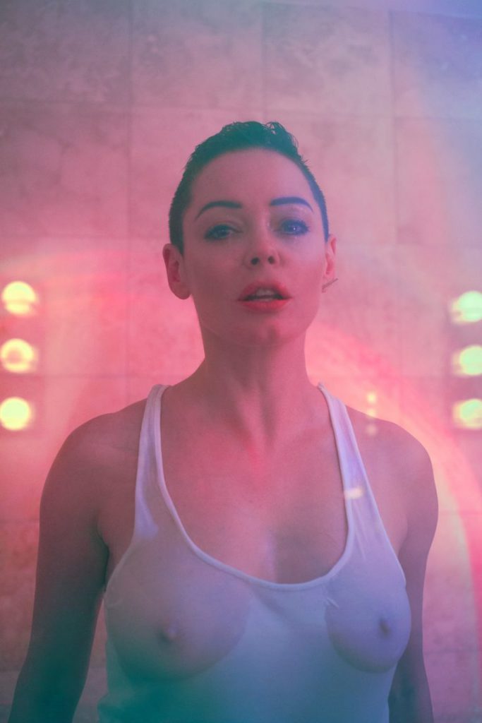 Rose McGowan Magazine Shoot (Posture)