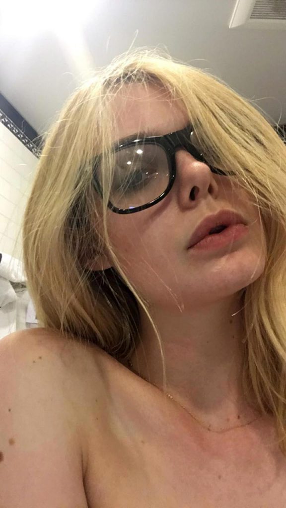Elle Fanning Naked & Sexy Pics