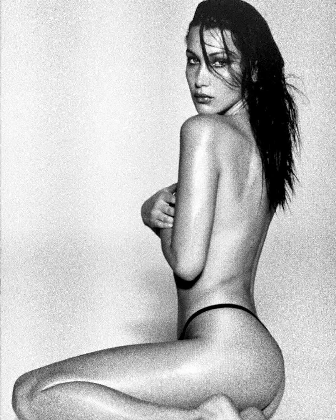 Bella Hadid Nude Topless Photos.