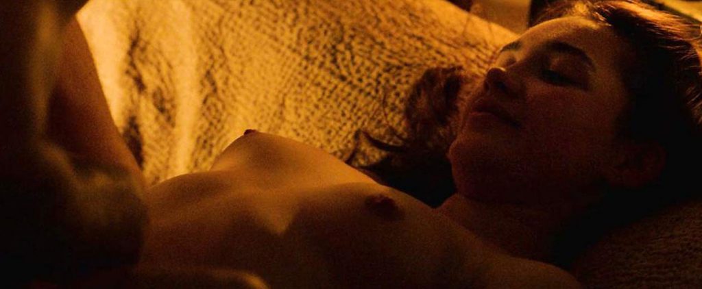 Florence Pugh Nude Sex Scenes Outlaw King