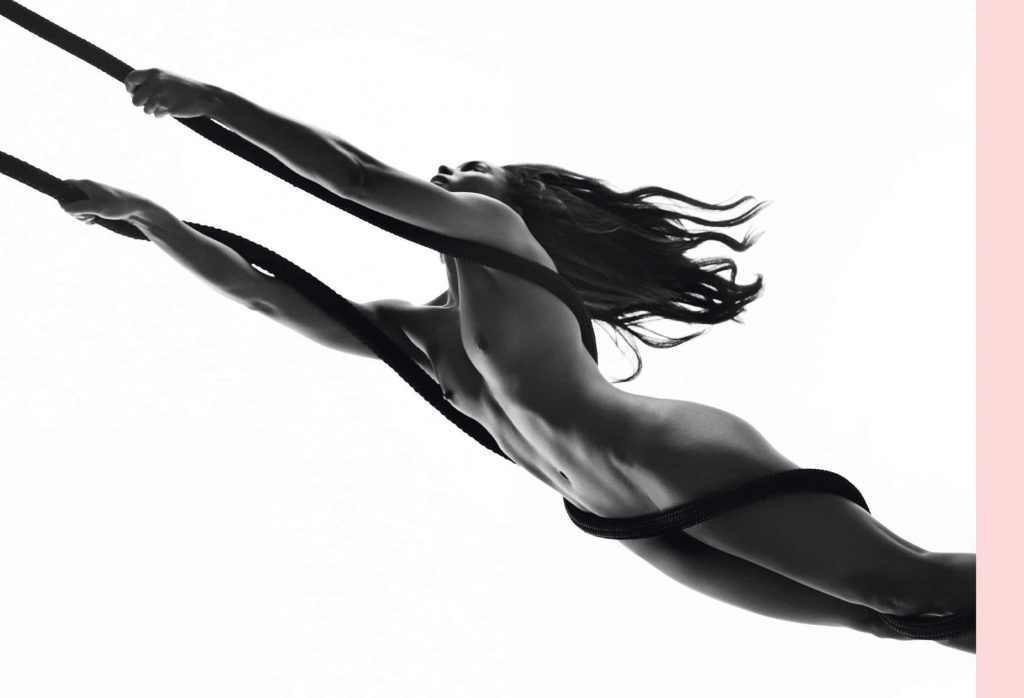 Zoe Saldana Nude & Hot Photos