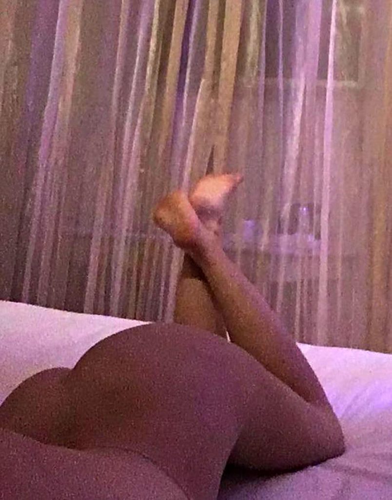 Caroline Vreeland Nude Ass Pics