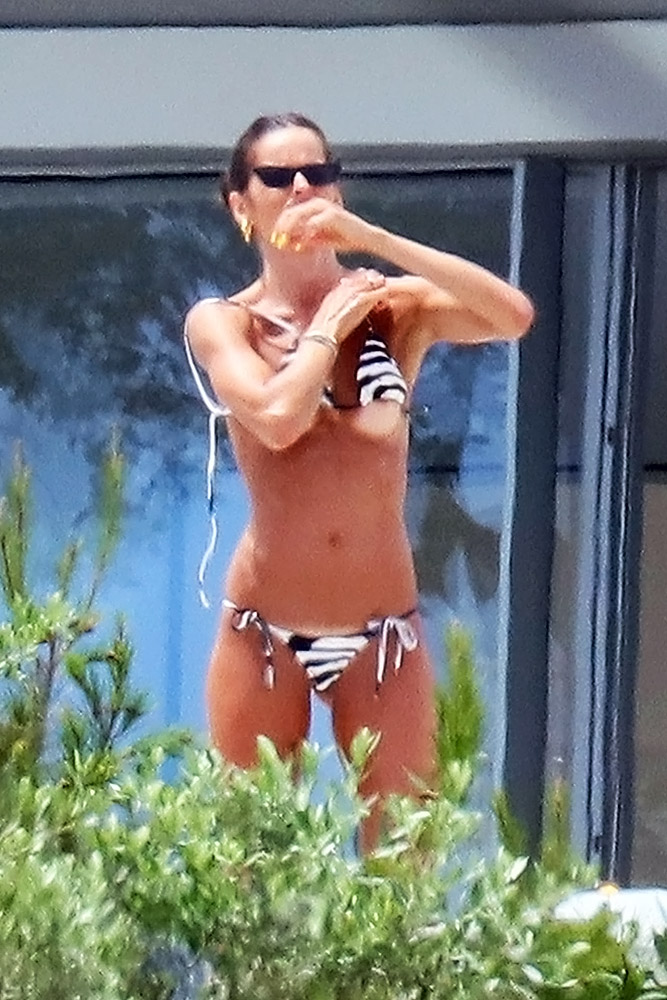 Izabel Goulart sexy bikini nip slips