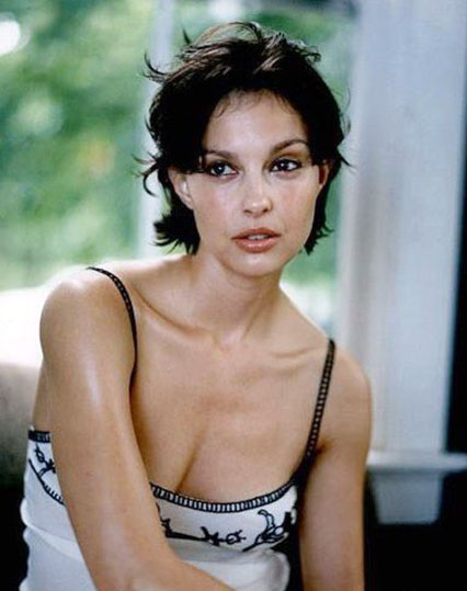 Sexy Ashley Judd Photos