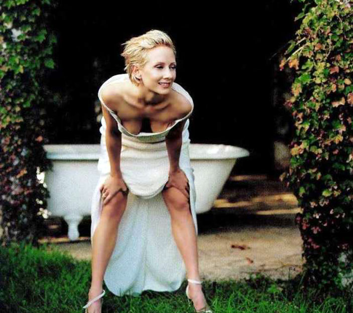 Sexy Anne Heche nude naked bood ass hot photos